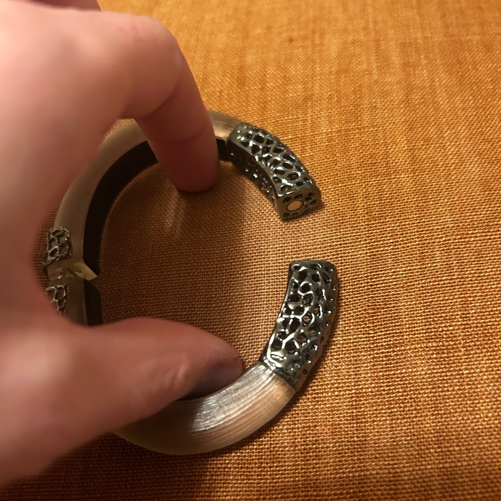 Alexis Bittar Lucite bracelet - Picture 2 of 10